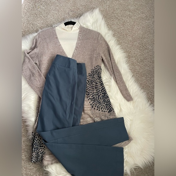 Never worn - 3 piece outfit - pants, top & long sweater - Picture 2 of 12